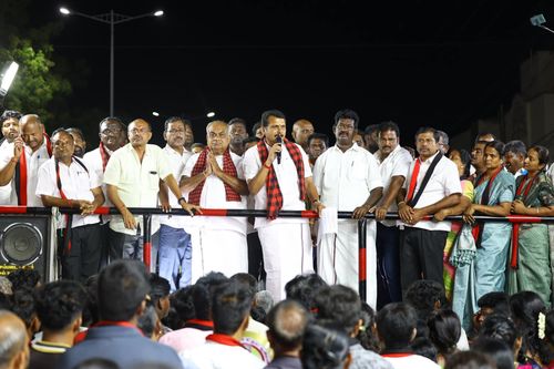 கரூர் சட்டமன்ற தொகுதி வெற்றி வேட்பாளர் ஆசி. எம். தியாகராஜன் அவர்களை ஆதரித்து, வேலுச்சாமிபுரம் பகுதியில் உதயசூரியன் சின்னத்திற்கு, மாண்புமிகு V.செந்தில்பாலாஜி அவர்கள் தேர்தல் பரப்புரை மேற்கொண்டார்